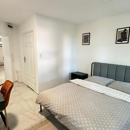 Moveen! Wynajem Apartamentow We Wroclawiu! 10 Minut Od Centrum Eksteriør bilde